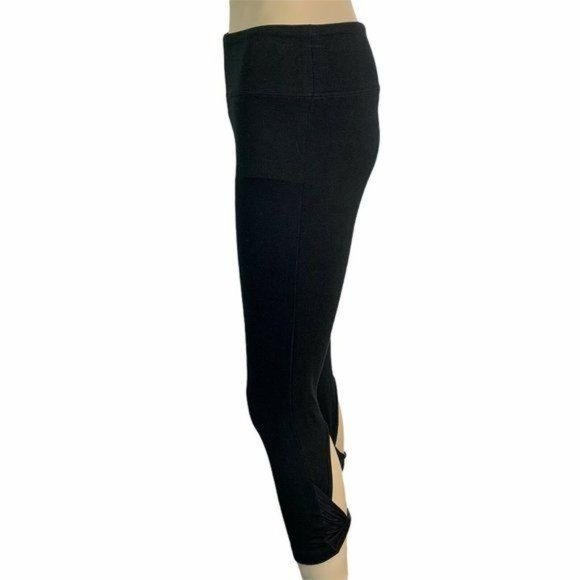 Victoria's Secret Sport Crop Back Cutout Leggings - Picture 3 of 9